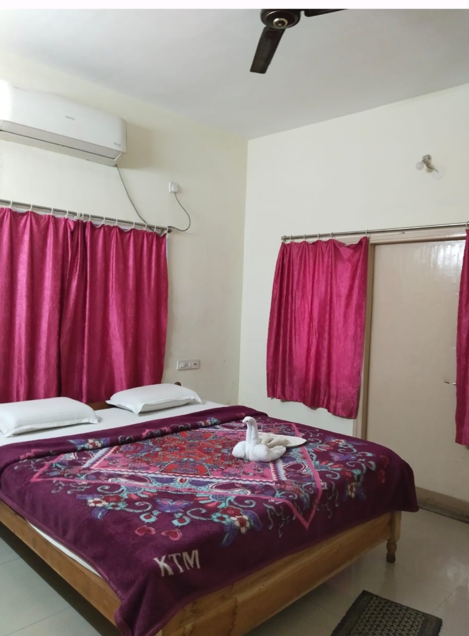 Couple-Friendly-Hotel-in-Kolkata
